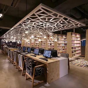 Booth Netcafe & Capsule , Tokyo Giappone
